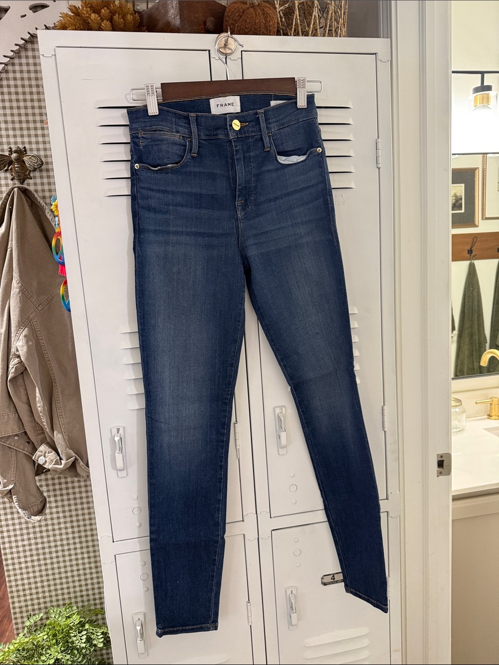 Frame Denim Skinny Jeans in Dark Indigo Blue